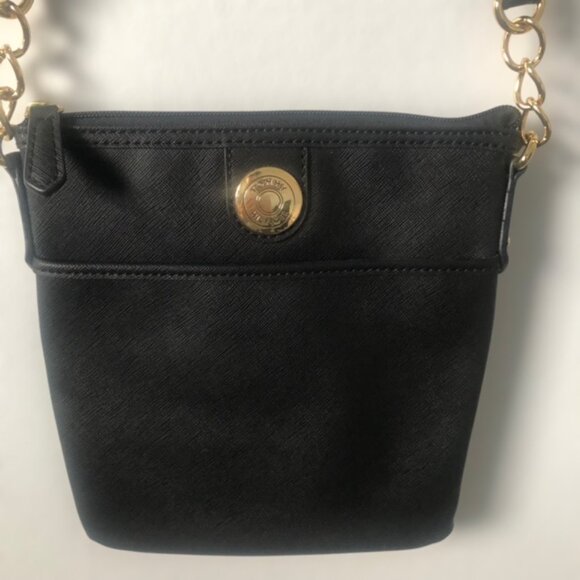 Tommy Hilfiger Black Leather Crossbody Bag | Perfect for Everyday Use - Picture 2 of 10